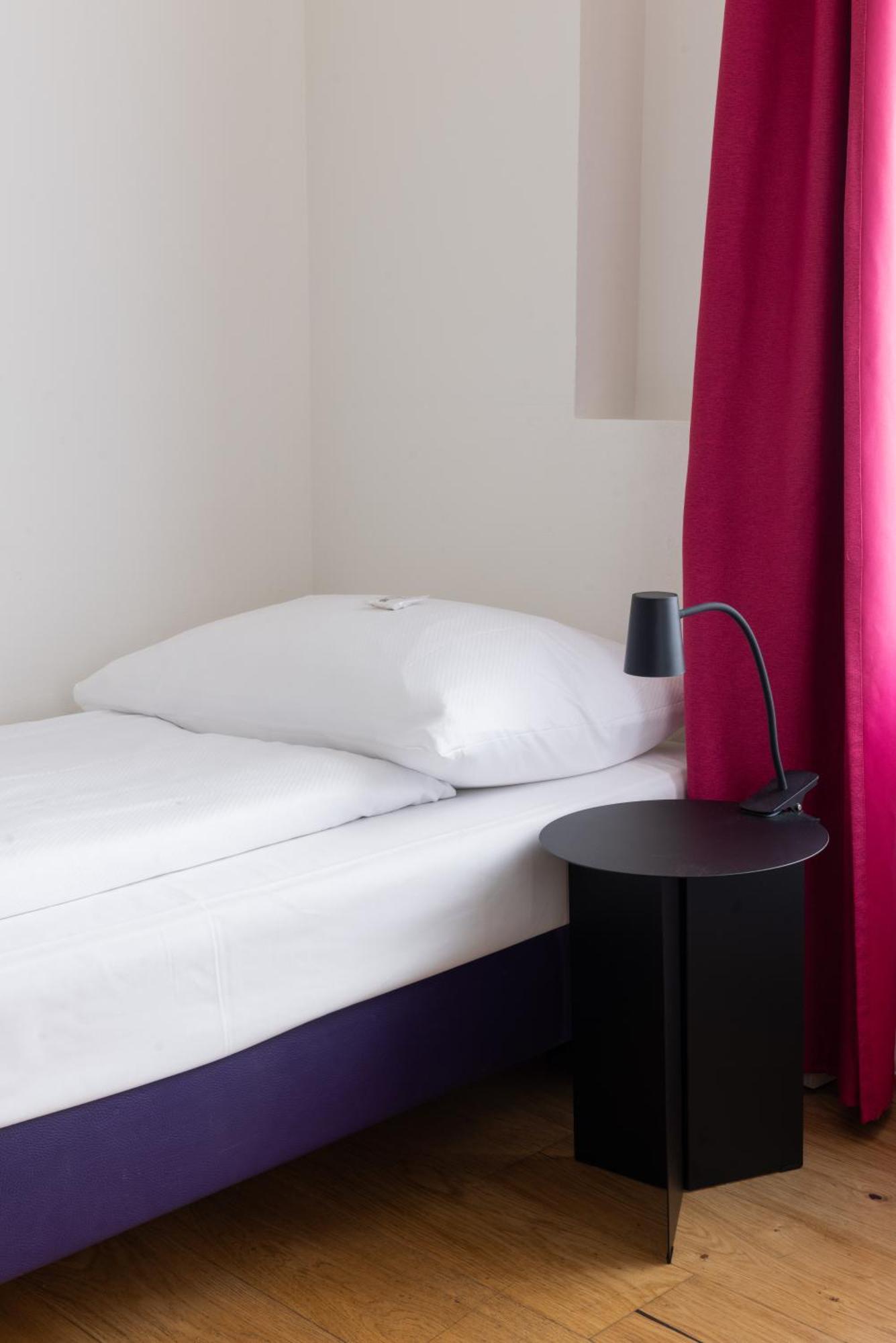 Gasthuis Fred Guest House Hauptbahnhof - Mobile Check-In